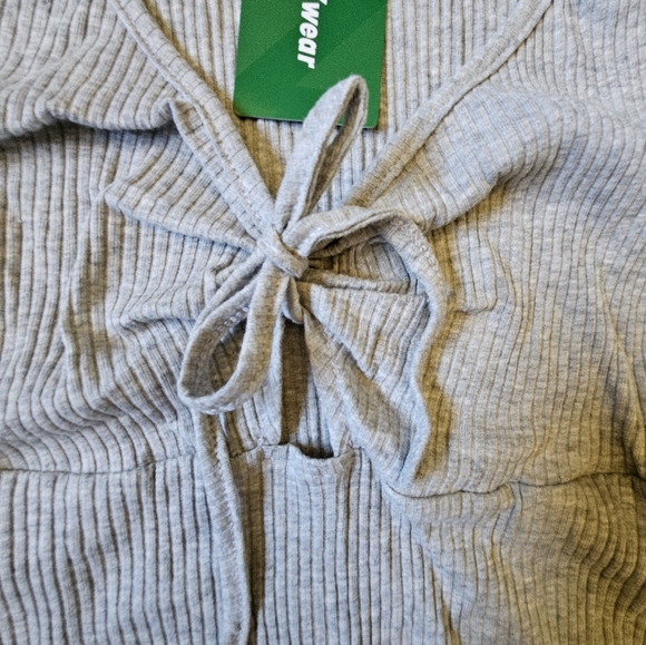 50% OFF ‼️《 Shein 》Medium long sleeve EZwear - Picture 3 of 5